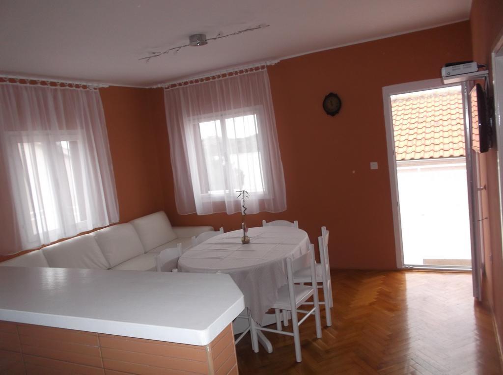 Apartman Vladic Lägenhet Grebaštica Exteriör bild